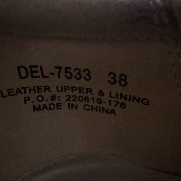 Algeria Women’s Shoes Deliah Size 38 EUC Black With Blue Floral Velcro strap - Picture 7 of 8